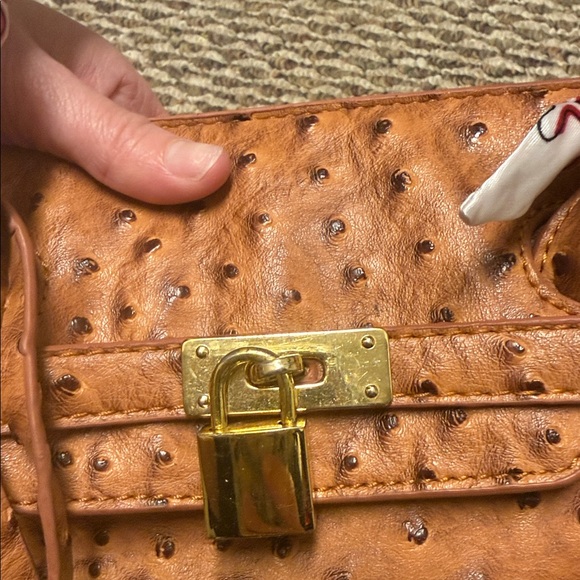 Large Ostrich Designer Inspired Bag 👜 - Picture 9 of 9
